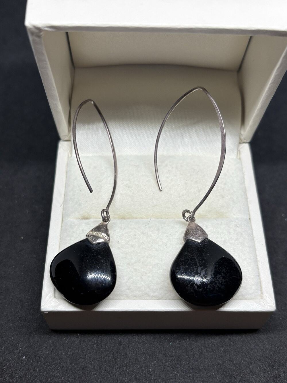 Vtg sterling silver black onyx hammered Thailand french-hook dangle earrings
